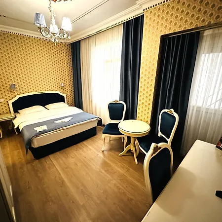 Alyon Taksim 3*