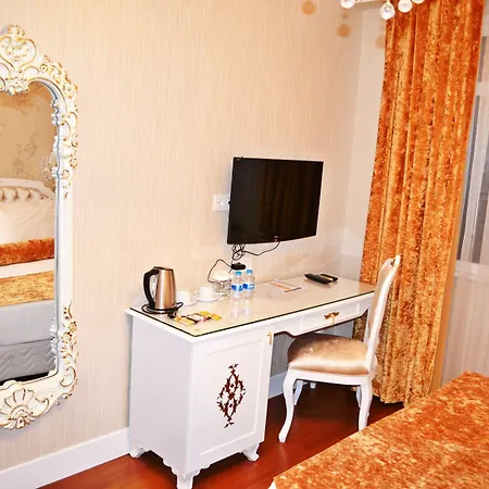 Alyon Taksim 3*