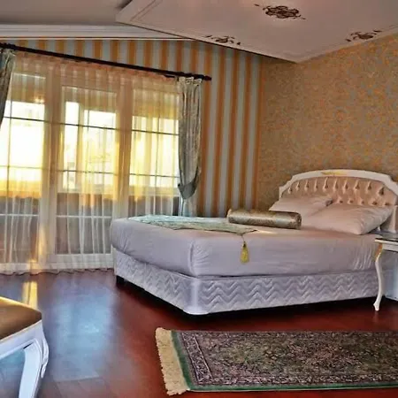 Alyon Taksim Hotel 3*