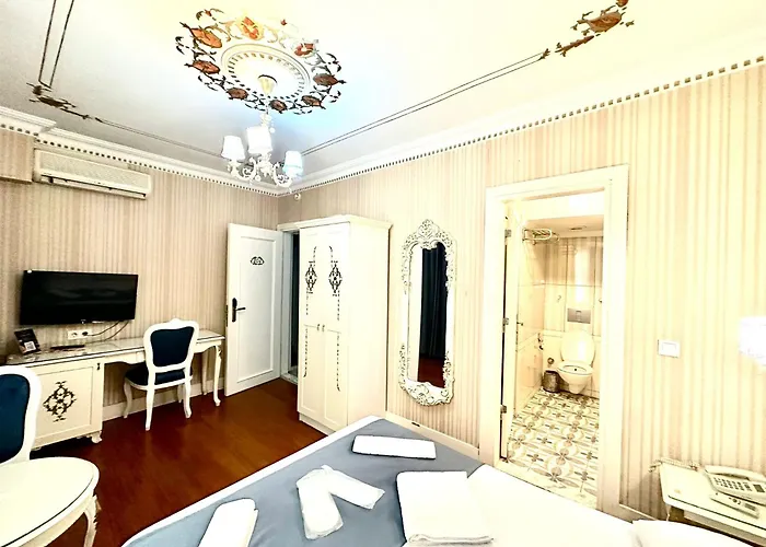 Alyon Taksim Hotel 3*