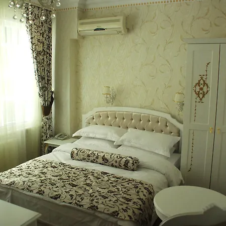 Alyon Taksim 3*